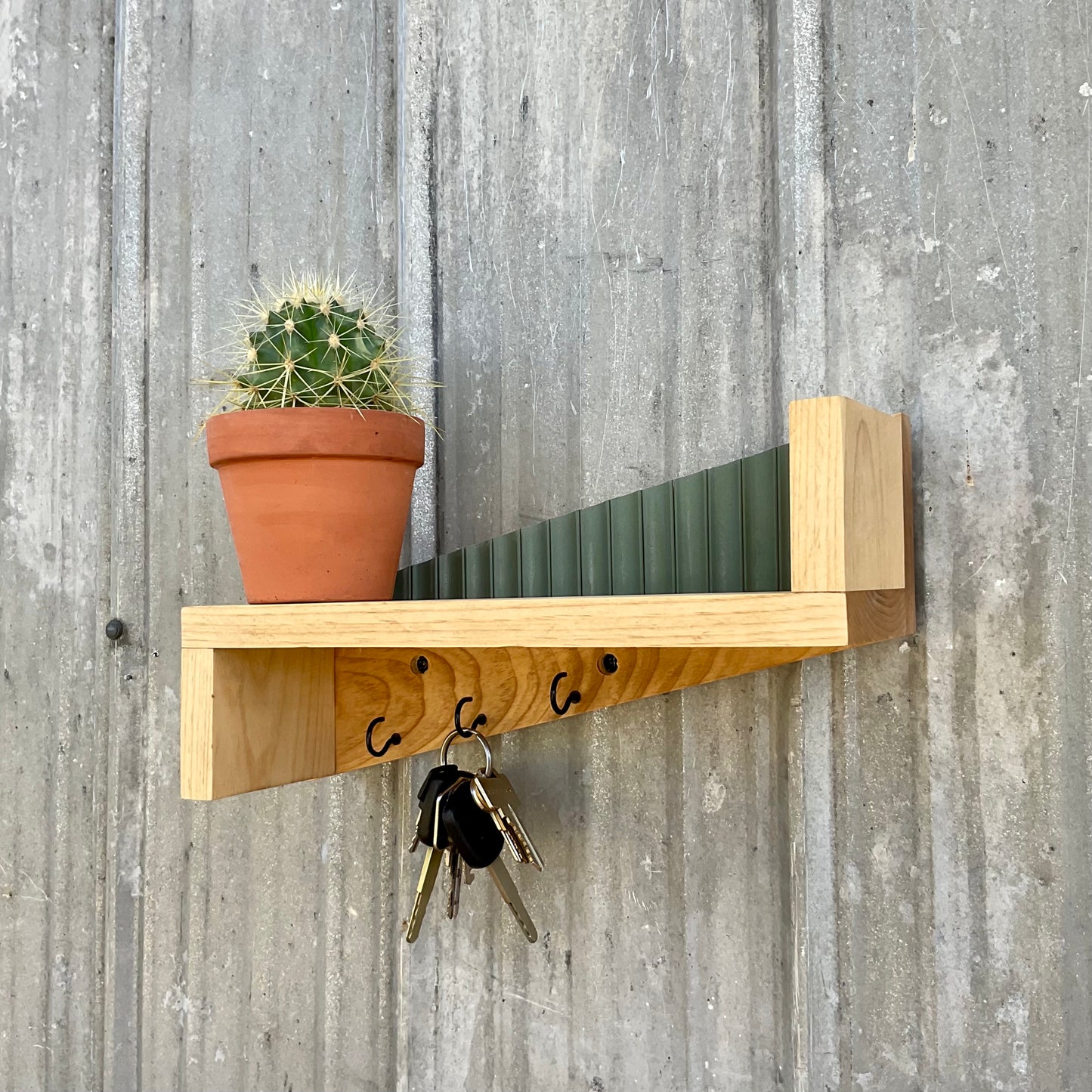 Key Holder Olive Green – Pine Wood - Wall Mounted Shelf | Boho and Farmhouse Style | Home Décor & Organization